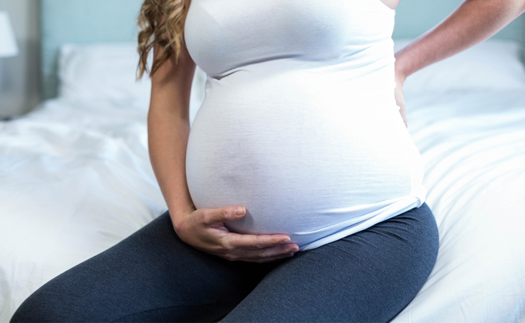 গর্ভাবস্থায় কোমর ব্যথা | গর্ভকালীন সমস্যাটির কারণ উপসর্গ ও প্রতিকার কী?