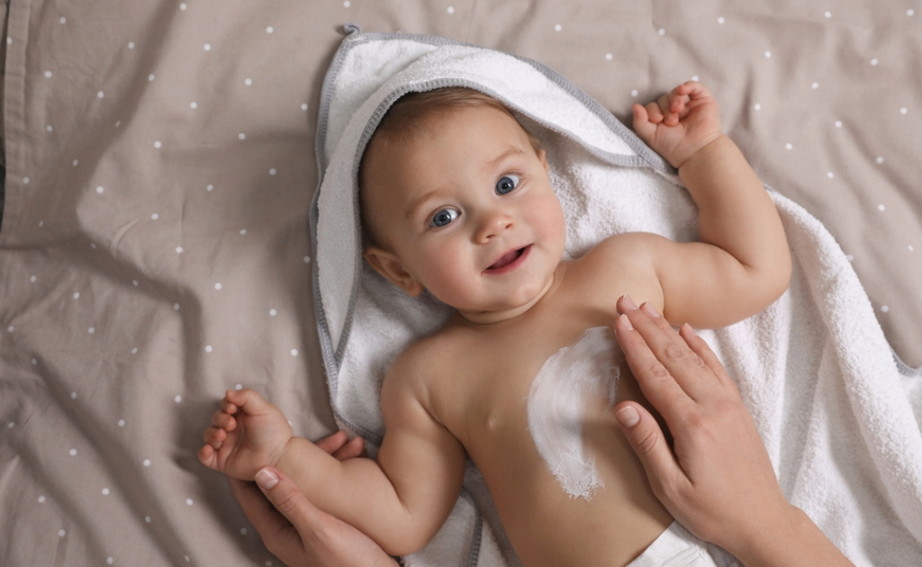 কেমন হবে বয়সভেদে শিশুদের ত্বকের  যত্ন?